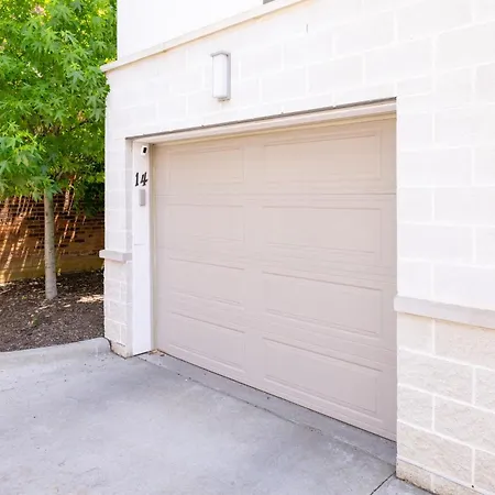 Luxury Downtown Townhome Unit 14 Cleveland Exterior photo