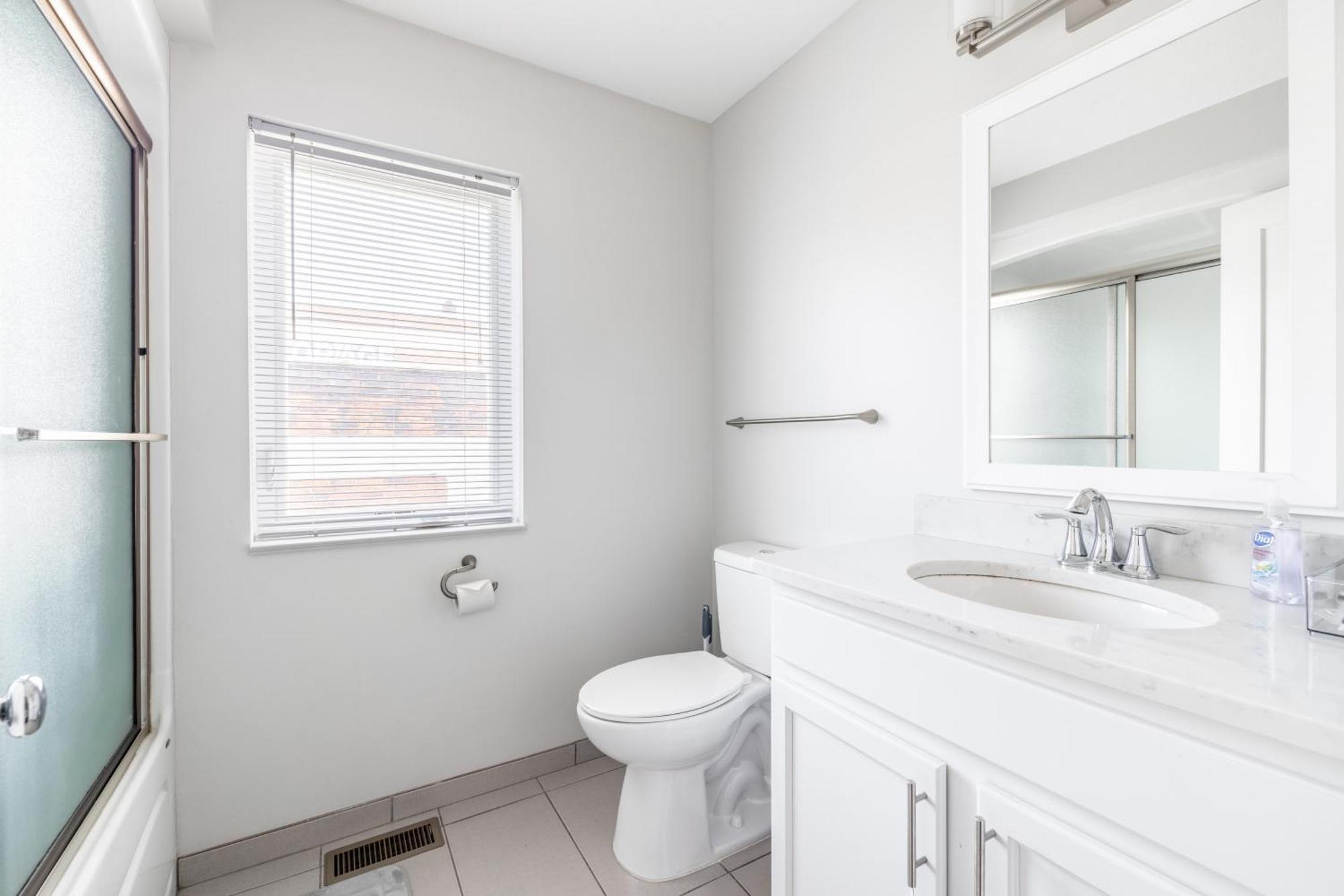Villa Luxury Downtown Townhome Unit 14 *